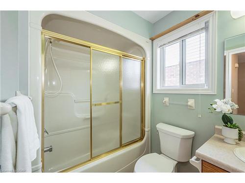 24 Beechlawn Boulevard, Guelph, ON - Indoor Photo Showing Bathroom