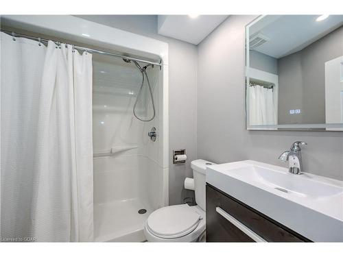 21 Kortright Road E, Guelph, ON - Indoor Photo Showing Bathroom
