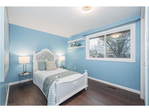 236 Ironwood Road, Guelph, ON - Indoor Photo Showing Bedroom