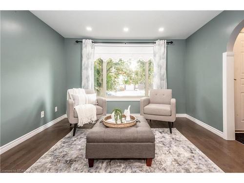 236 Ironwood Road, Guelph, ON - Indoor Photo Showing Living Room