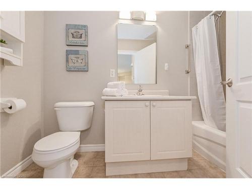 117-760 Woodhill Drive, Fergus, ON - Indoor Photo Showing Bathroom