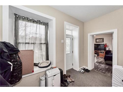 199 St Patrick Street E, Fergus, ON - Indoor Photo Showing Other Room