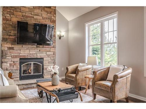 114 Baldwin Drive, Cambridge, ON - Indoor Photo Showing Living Room With Fireplace