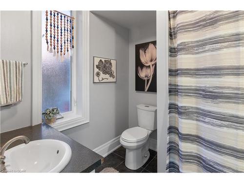 A-54 Yarmouth Street, Guelph, ON - Indoor Photo Showing Bathroom