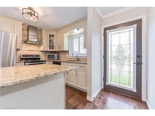 369 West Acres Drive, Guelph, ON - Indoor Photo Showing Kitchen With Upgraded Kitchen