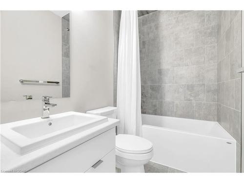 202-73 Arthur Street S, Guelph, ON - Indoor Photo Showing Bathroom