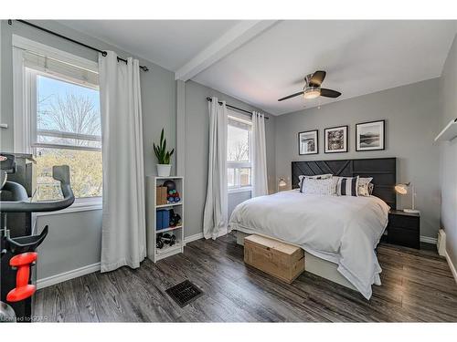 149 Cavell Avenue, Hamilton, ON - Indoor Photo Showing Bedroom