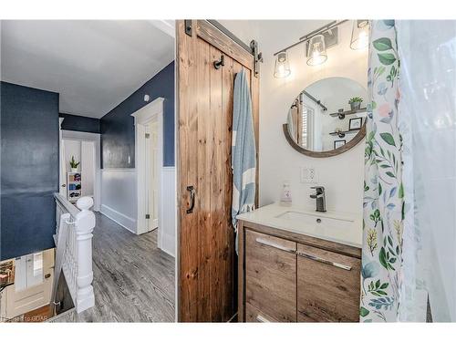 149 Cavell Avenue, Hamilton, ON - Indoor Photo Showing Bathroom