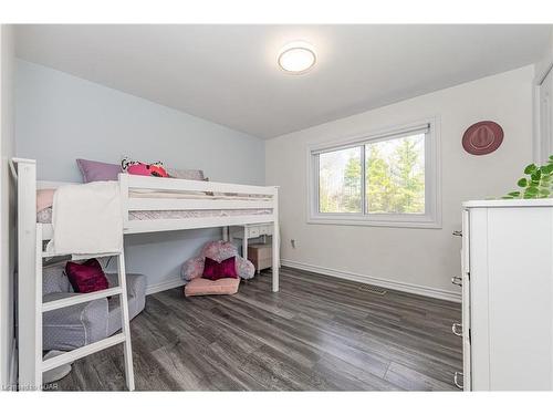 4098 Darkwood Road Road, Puslinch, ON - Indoor Photo Showing Bedroom