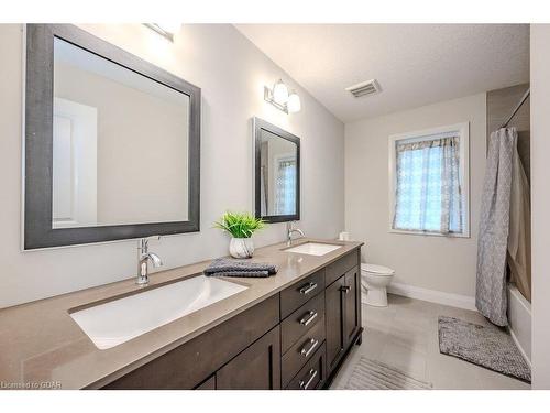 45 Queensgate Crescent, Breslau, ON - Indoor Photo Showing Bathroom