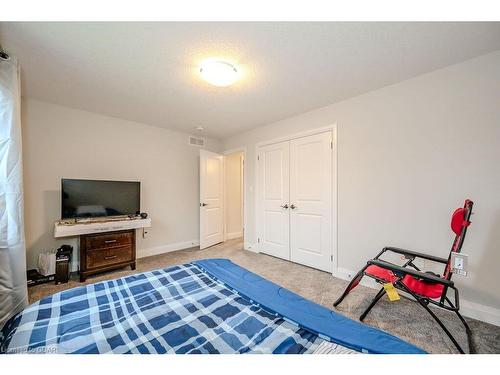 45 Queensgate Crescent, Breslau, ON - Indoor Photo Showing Bedroom