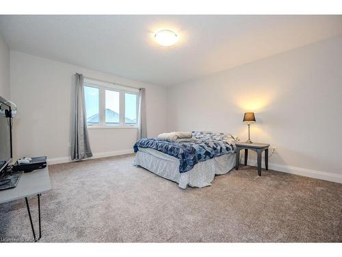 45 Queensgate Crescent, Breslau, ON - Indoor Photo Showing Bedroom