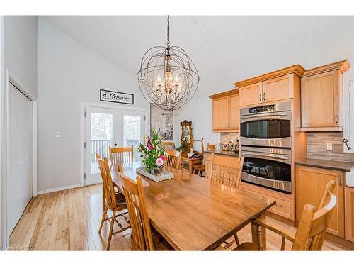 17 Milson Crescent, Guelph, ON - Indoor Photo Showing Dining Room