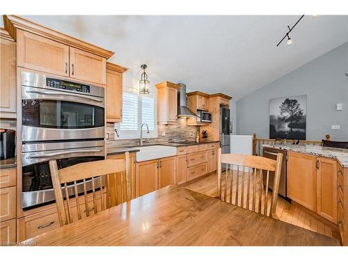 17 Milson Crescent, Guelph, ON - Indoor Photo Showing Kitchen