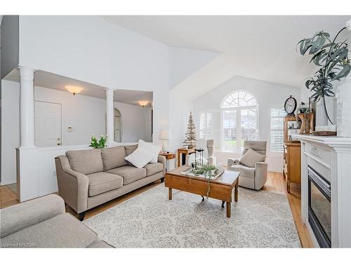 17 Milson Crescent, Guelph, ON - Indoor Photo Showing Living Room
