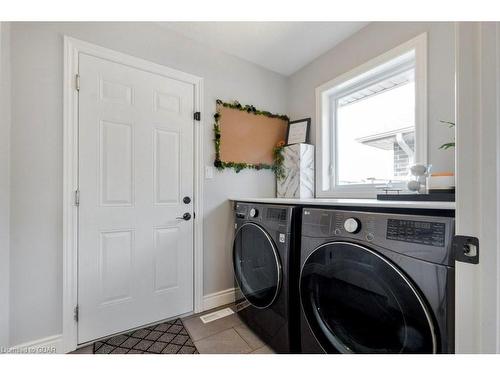 35 Edison Street Street, St. Marys, ON - Indoor Photo Showing Laundry Room