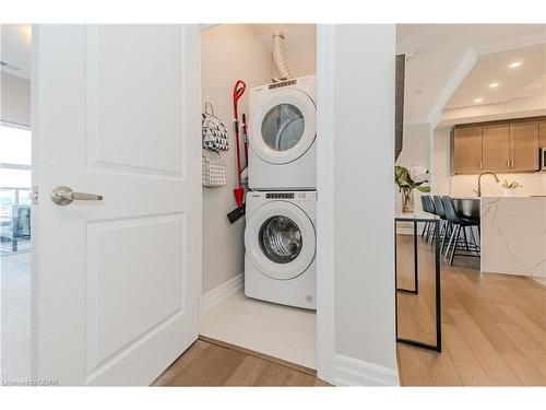 1109-1880 Gordon Street, Guelph, ON - Indoor Photo Showing Laundry Room