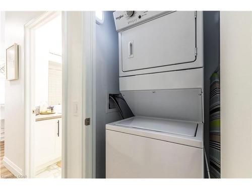 213-332 Gosling Gardens, Guelph, ON - Indoor Photo Showing Laundry Room