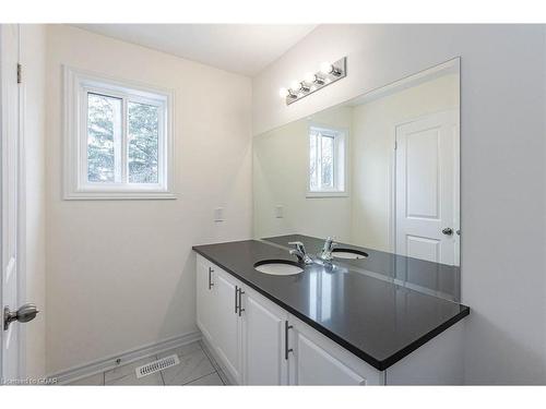 21 Jell Street, Guelph, ON - Indoor Photo Showing Bathroom
