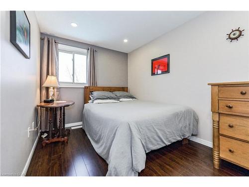 430 Flannery Drive, Fergus, ON - Indoor Photo Showing Bedroom