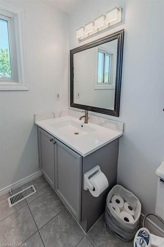 430 Flannery Drive, Fergus, ON - Indoor Photo Showing Bedroom