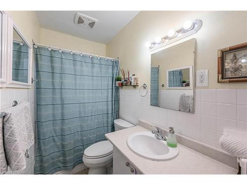 41-43 Suffolk Street W, Guelph, ON - Indoor Photo Showing Bathroom