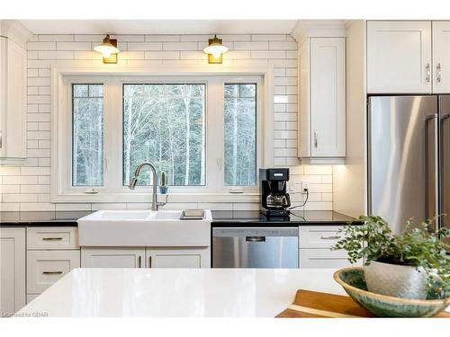 6143 Fourth Line Line, Erin, ON - Indoor Photo Showing Kitchen With Stainless Steel Kitchen With Upgraded Kitchen