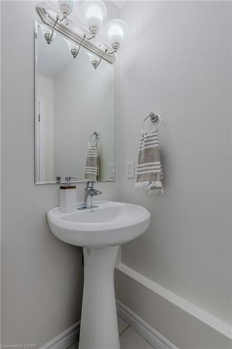 3S-3 Summerfield Drive Drive, Guelph, ON - Indoor Photo Showing Bathroom