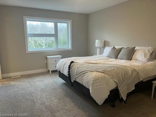 87-60 Arkell Road, Guelph, ON - Indoor Photo Showing Bedroom