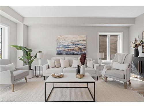 15 Venture Way, Thorold, ON - Indoor Photo Showing Living Room