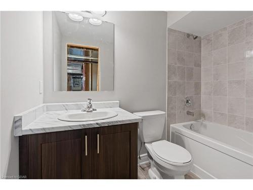 15 Venture Way, Thorold, ON - Indoor Photo Showing Bathroom
