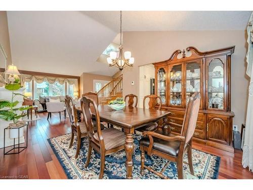 15 Wiltshire Place, Guelph, ON - Indoor Photo Showing Dining Room