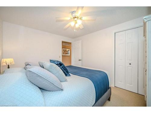 15 Wiltshire Place, Guelph, ON - Indoor Photo Showing Bedroom