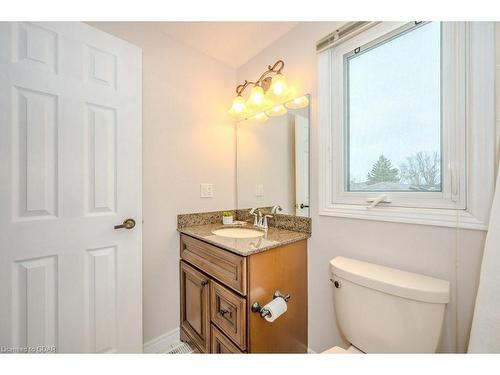 15 Wiltshire Place, Guelph, ON - Indoor Photo Showing Bathroom