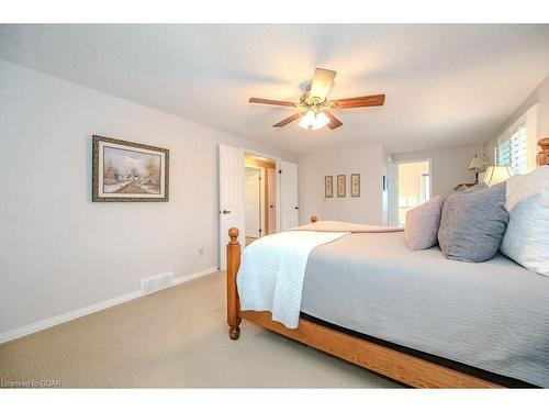 15 Wiltshire Place, Guelph, ON - Indoor Photo Showing Bedroom