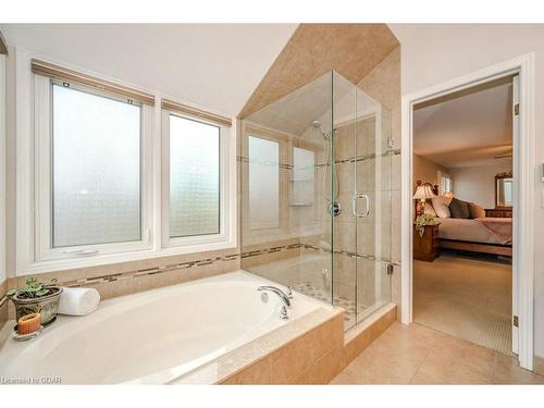 15 Wiltshire Place, Guelph, ON - Indoor Photo Showing Bathroom