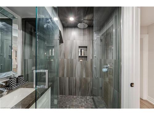 404 Zuest Crescent, Milton, ON - Indoor Photo Showing Bathroom