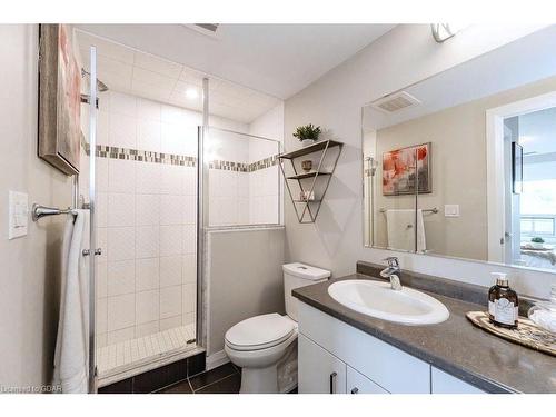 909-53 Arthur Street S, Guelph, ON - Indoor Photo Showing Bathroom