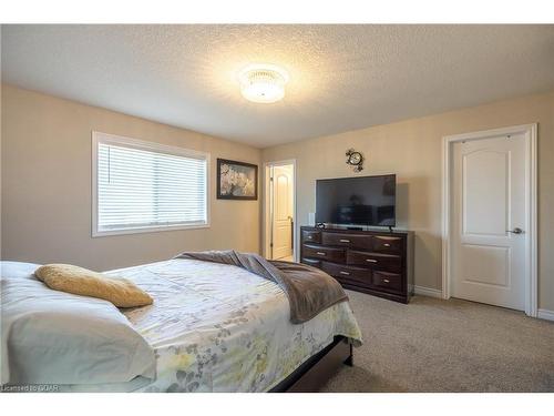 201 Summit Ridge Drive Drive, Guelph, ON - Indoor Photo Showing Bedroom