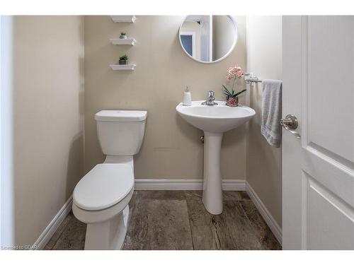 201 Summit Ridge Drive Drive, Guelph, ON - Indoor Photo Showing Bathroom