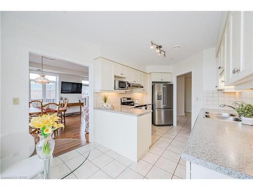 407-65 Bayberry Drive, Guelph, ON - Indoor Photo Showing Kitchen With Double Sink