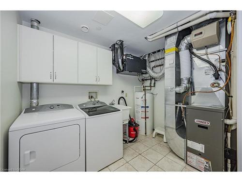 407-65 Bayberry Drive, Guelph, ON - Indoor Photo Showing Laundry Room