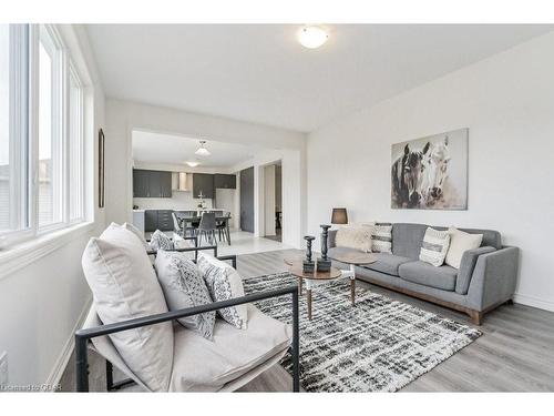 123 Rea Drive, Fergus, ON - Indoor Photo Showing Living Room