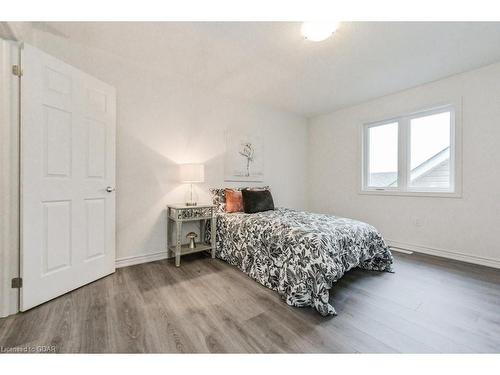 123 Rea Drive, Fergus, ON - Indoor Photo Showing Bedroom