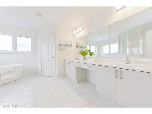 123 Rea Drive, Fergus, ON - Indoor Photo Showing Bathroom