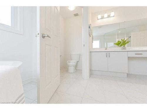 123 Rea Drive, Fergus, ON - Indoor Photo Showing Bathroom