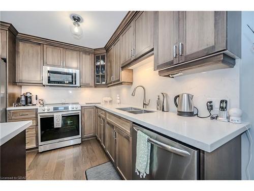 26 Juniper Street, Guelph/Eramosa, ON - Indoor Photo Showing Kitchen With Double Sink With Upgraded Kitchen