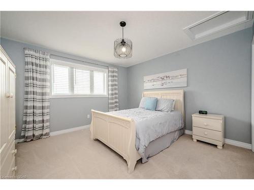 26 Juniper Street, Guelph/Eramosa, ON - Indoor Photo Showing Bedroom