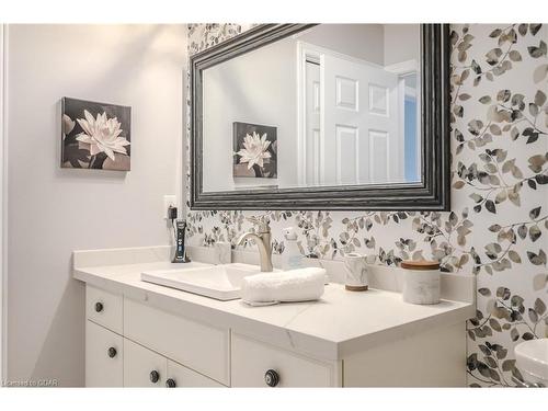 26 Juniper Street, Guelph/Eramosa, ON - Indoor Photo Showing Bathroom