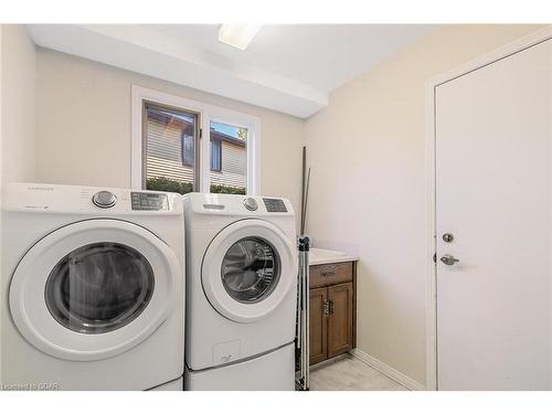 40 Forster Drive, Guelph, ON - Indoor Photo Showing Laundry Room